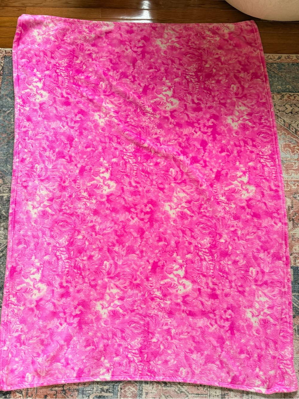 Lilly Pulitzer Paradise Fleece Throw in Plumeria Pink Purrposefully Pink